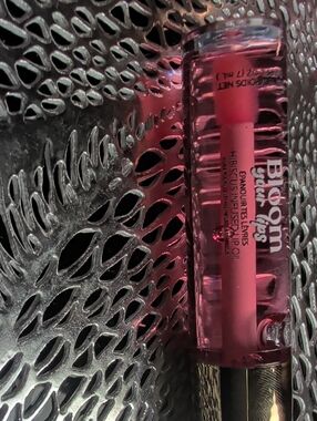 bloom Hibiscus Infused Lip Oil